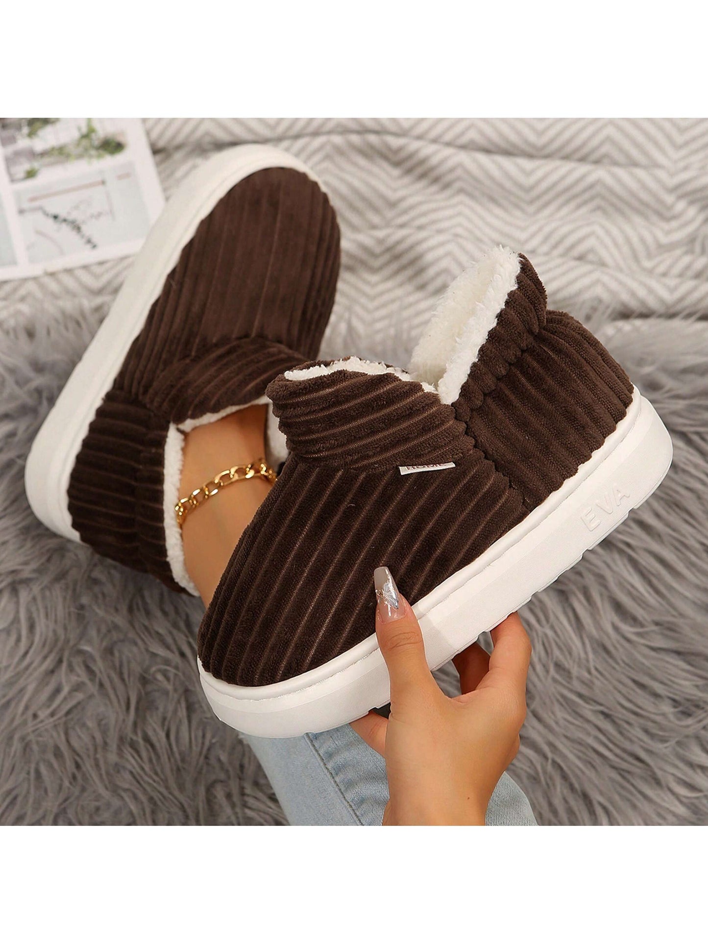 Jumpstudios-BTG cozy indoor house slippers in brown with plush lining for ultimate comfort