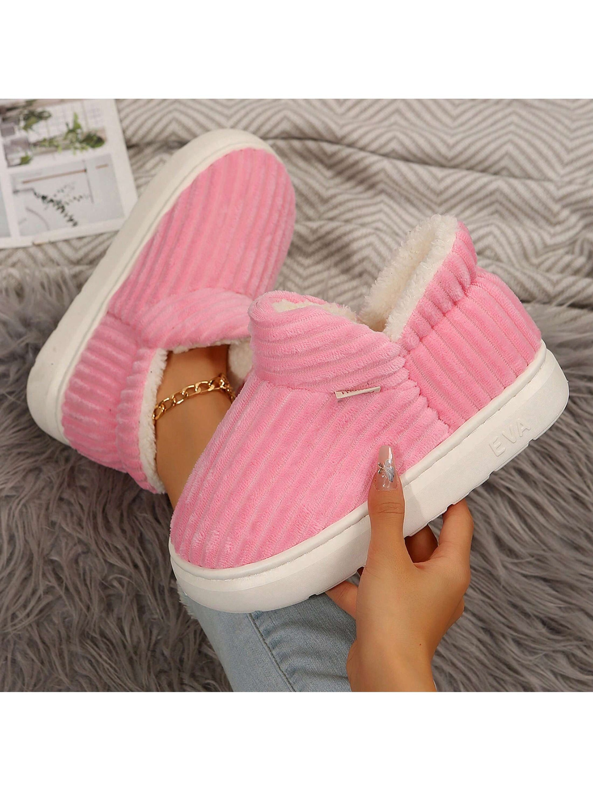 Cozy indoor house slippers from Jumpstudios-BTG in soft pink with plush lining for comfort