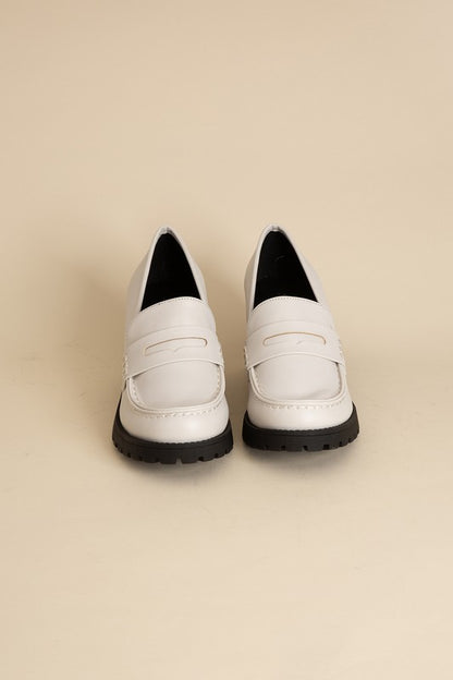 KINDER Loafer shoes white loafers with chunky black lug sole front view Shophouse Northwest