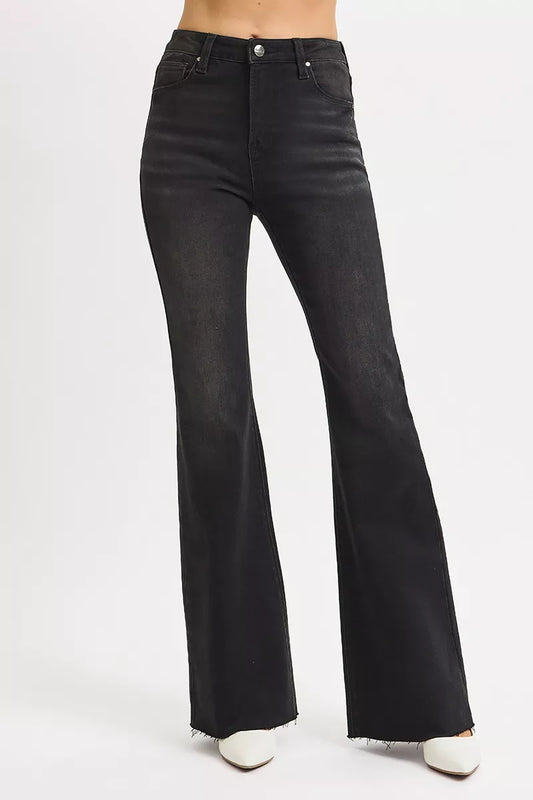 Trendsi Plus Size High Rise Flare Jeans in Black with a Flattering Fit and Classic Style